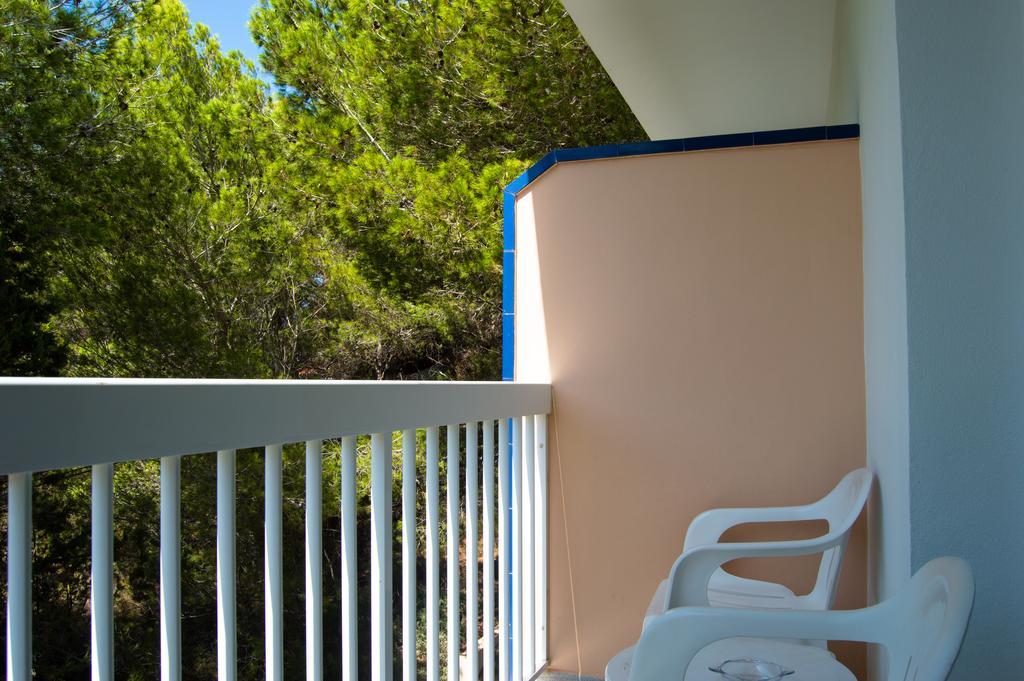 Es Pi 2 Hotel Playa Migjorn Bagian luar foto