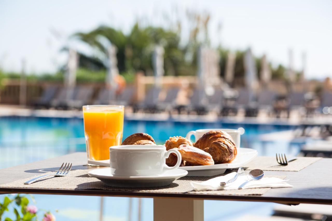 Es Pi 2 Hotel Playa Migjorn Bagian luar foto